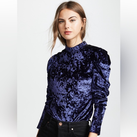 NWOT Endless Rose mock neck top in Navy. - Picture 2 of 10